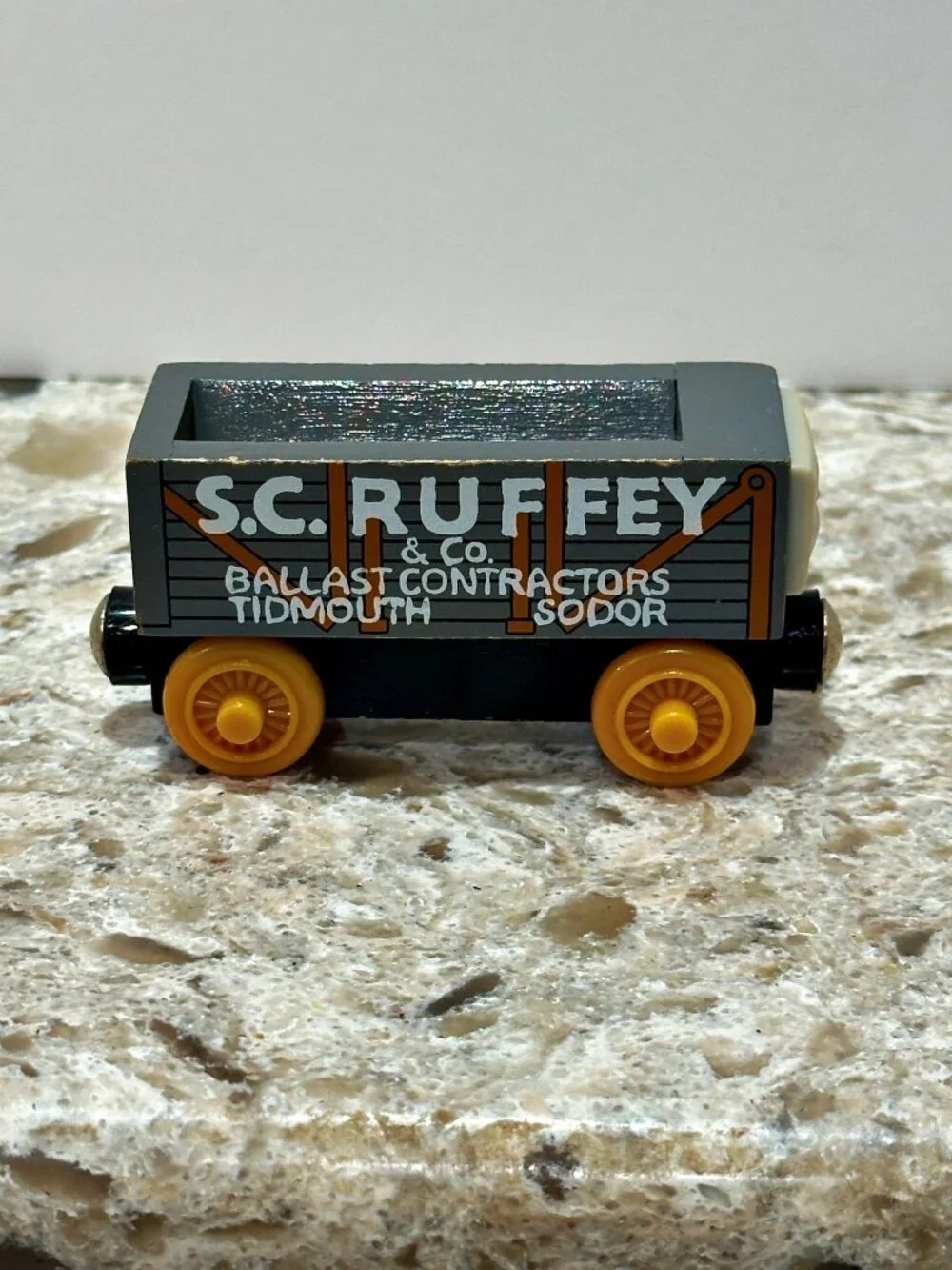 Thomas & Friends Wooden Railway SC Ruffey Troublesome Truck 2006 Learning Curve